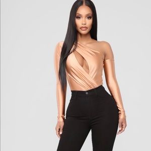 One side shoulder fashion nova peach bodysuit